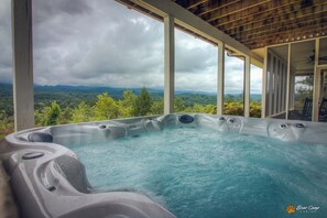 Tina de hidromasaje al aire libre