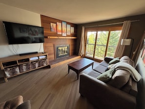 Living area - Newly Updated Summit County 2BD/2BA Condo (Silverthorne)