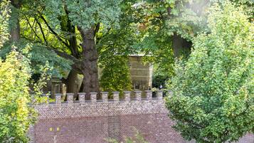 Design Apartment, 2 Bedrooms, Terrace, Park View (Woud & Wolken) | Pemandangan dari bilik