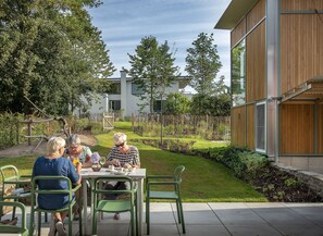 Outdoor dining - B&B Baz (Kruibeke)