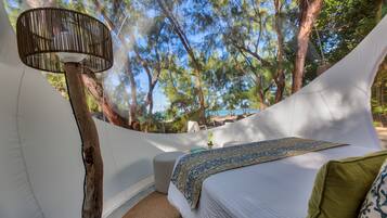 BUBBLE Ocean Paradise | 1 bedroom, premium bedding, minibar, travel crib