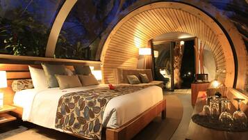 Premium bedding, minibar, travel crib, free WiFi