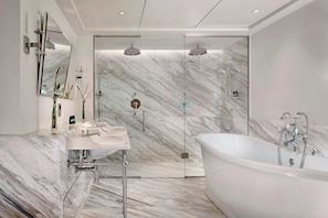 Junior Suite, 1 King Bed (Brew House) | Bathroom | Combined shower/tub, free toiletries, hair dryer, bathrobes