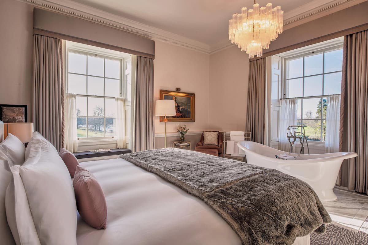 suite, 1 bedroom, non smoking (main house) | hypo-allergenic bedding, minibar, in-room safe, individually decorated