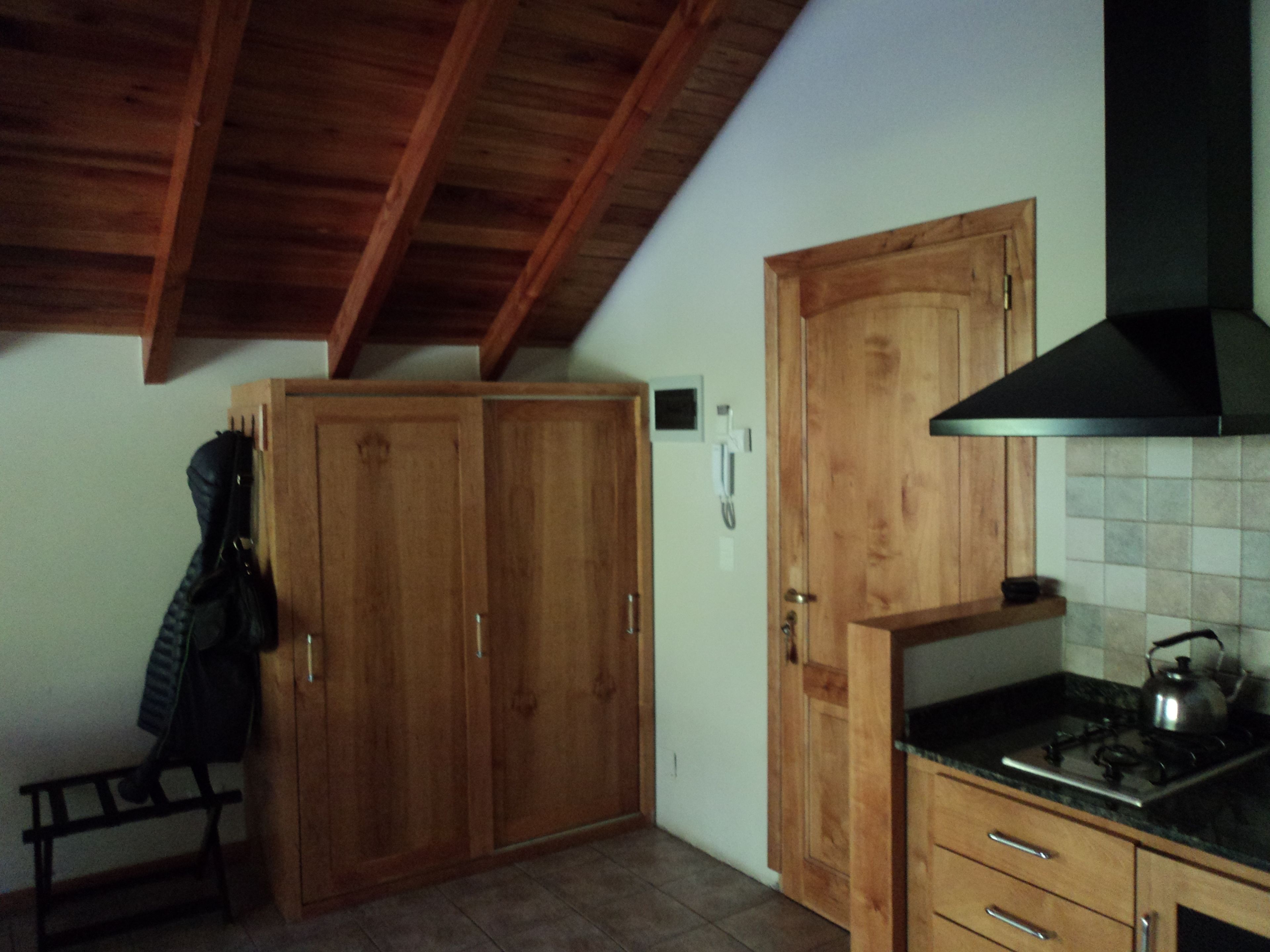 Departamento superior | Cocineta privada | Refrigerador, microondas, parrilla de estufa y cafetera y tetera 