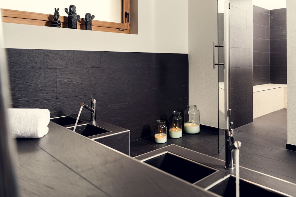 Conrad’s Mountain Lodge by null