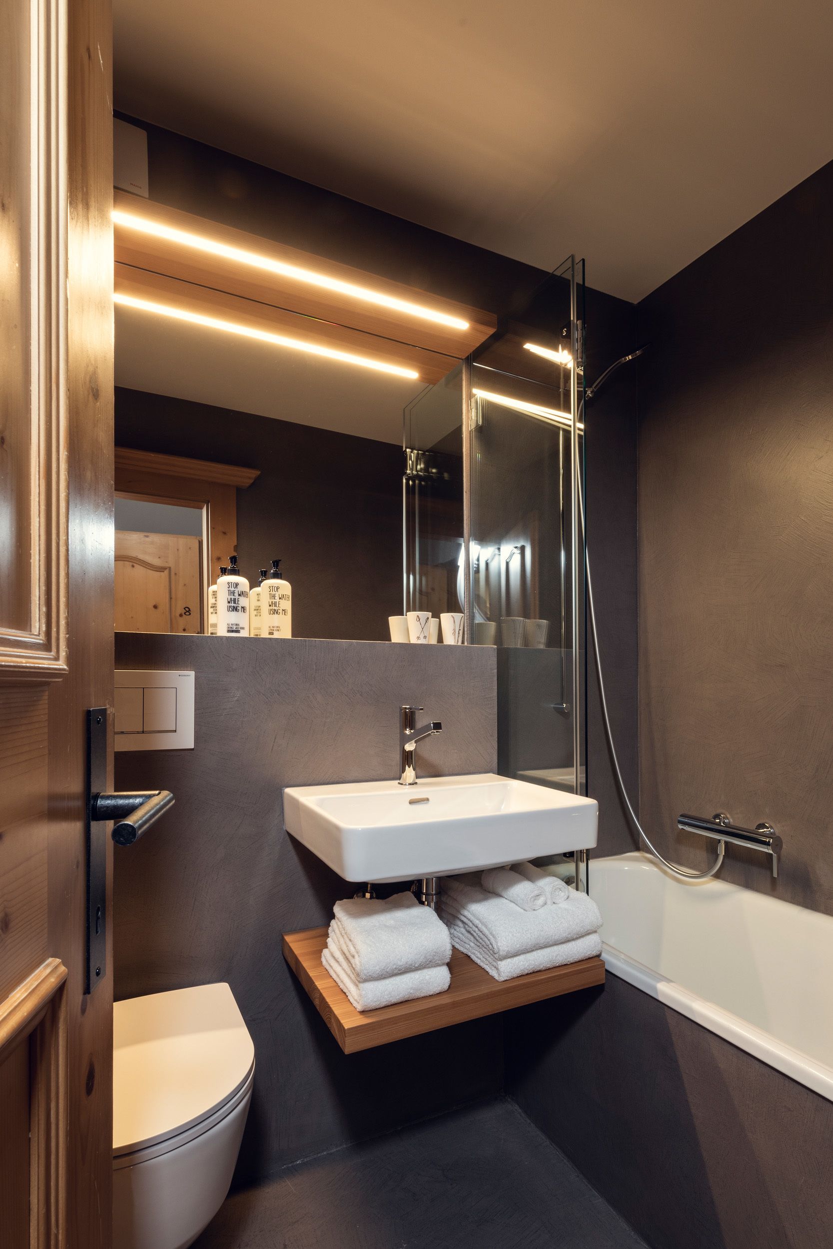 single room | bathroom | shower, free toiletries, hair dryer, bathrobes