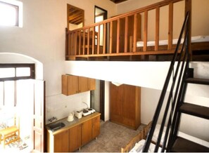 Free cribs/infant beds - Lindos Marianthi Studios (Rhodes)