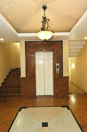 Elevator