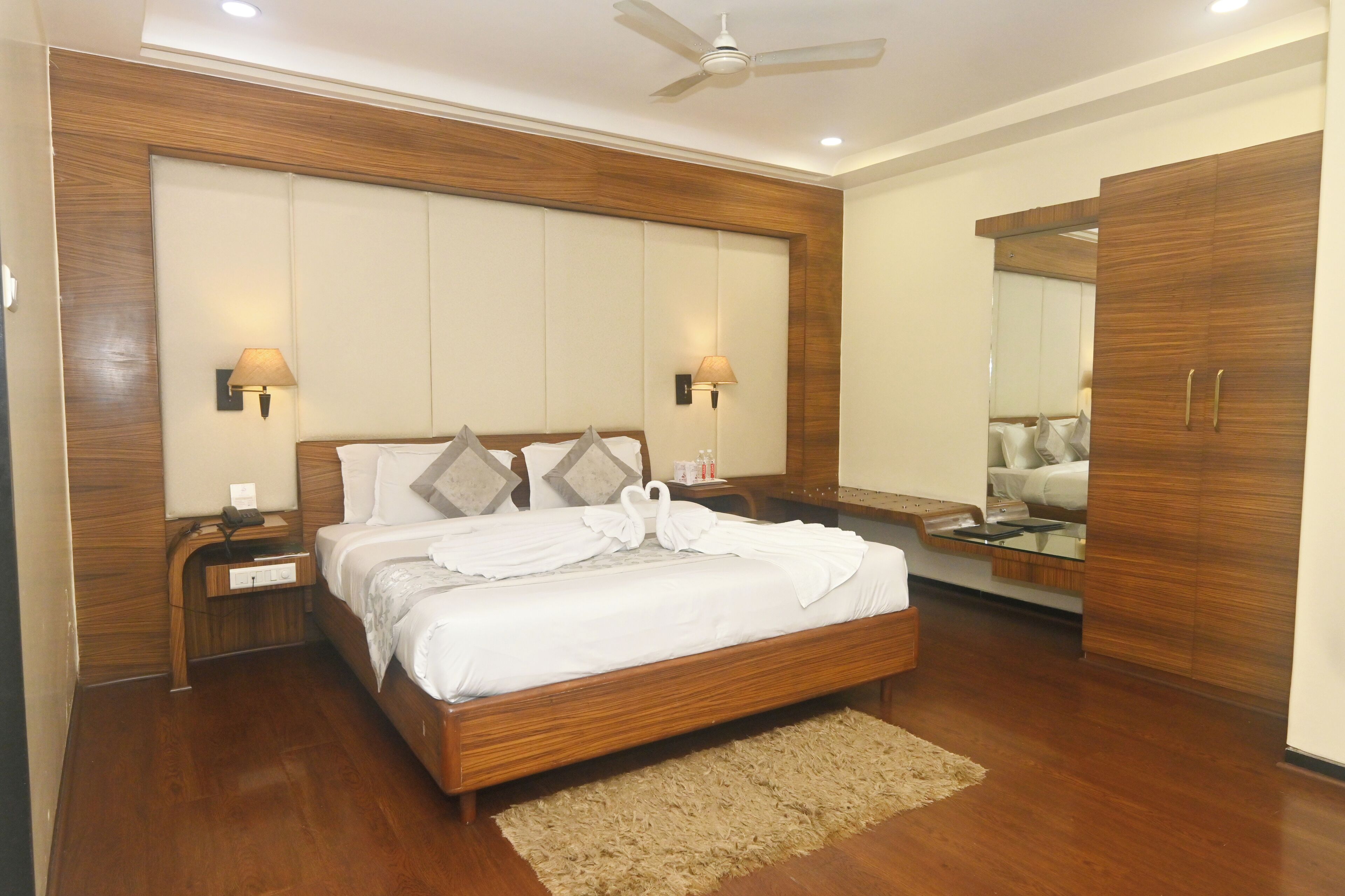 1 bedroom, desk, WiFi (free), bed sheets