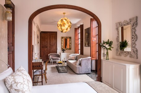 Palacio Can Marqués - view 3