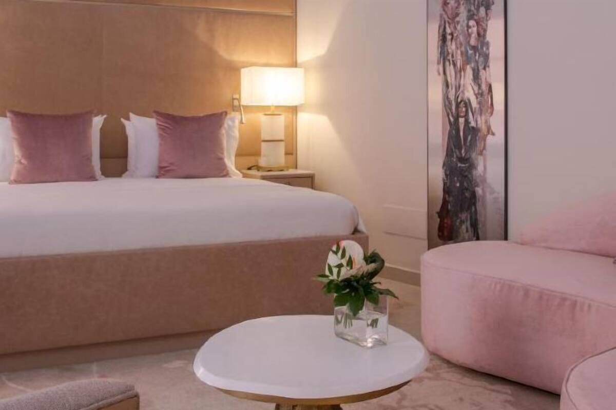 1 bedroom, premium bedding, minibar, in-room safe
