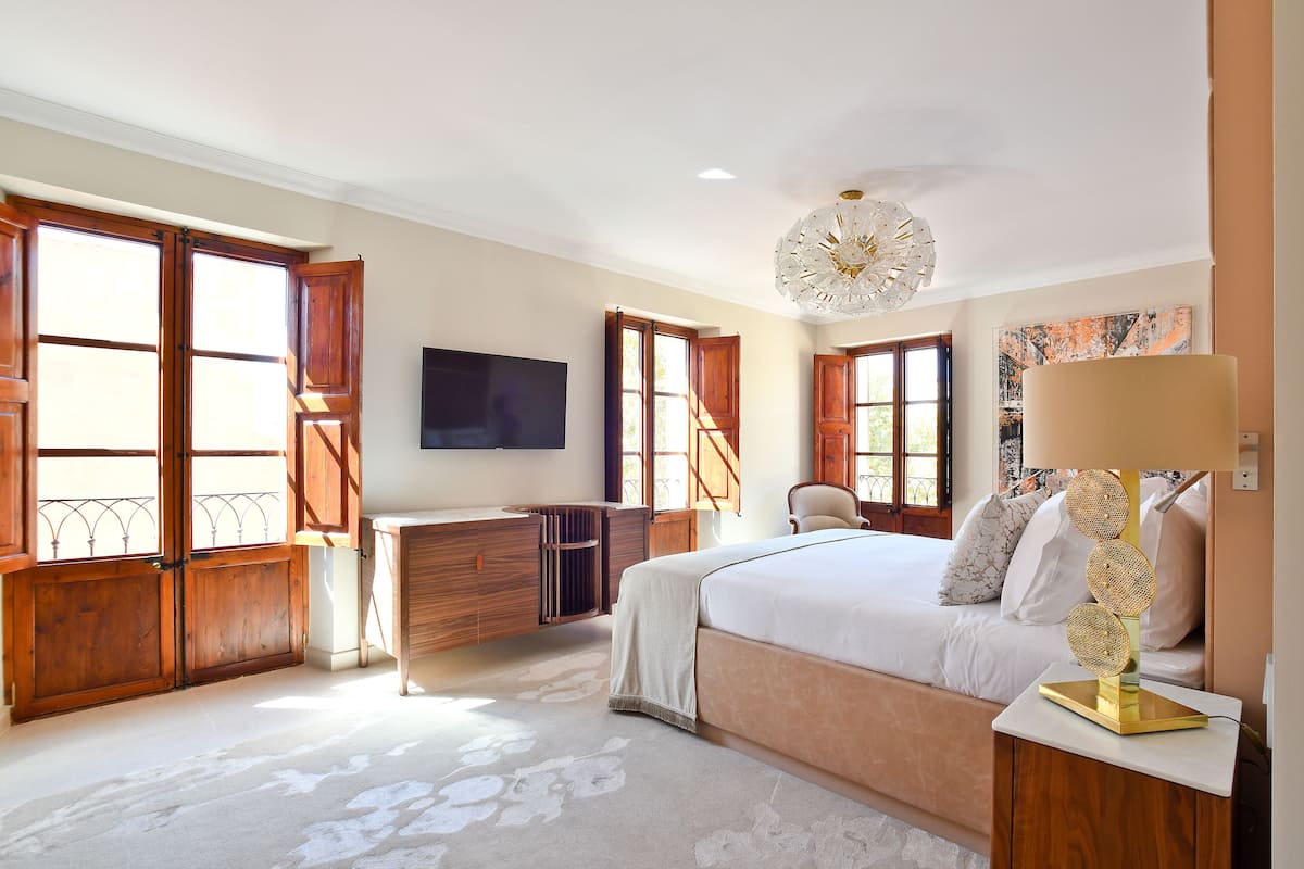 Junior kamer (Junior Suite Deluxe) | 1 slaapkamer, luxe beddengoed, een minibar, een kluis op de kamer
