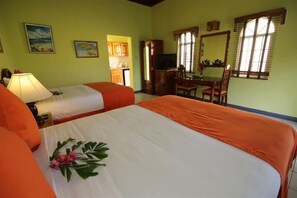 In-room safe, blackout curtains, iron/ironing board, free WiFi - Seastar Inn (Negril)
