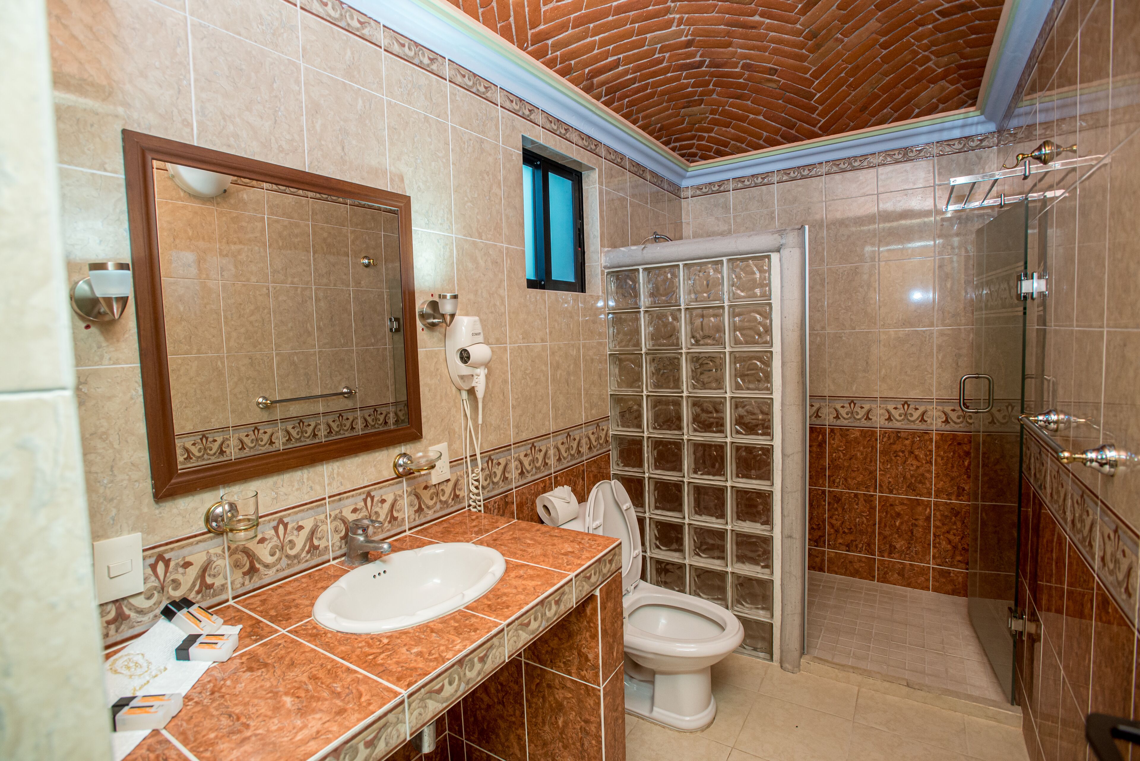 Superior Double Room, 2 Double Beds, Accessible | Bathroom | Free toiletries, hair dryer, towels