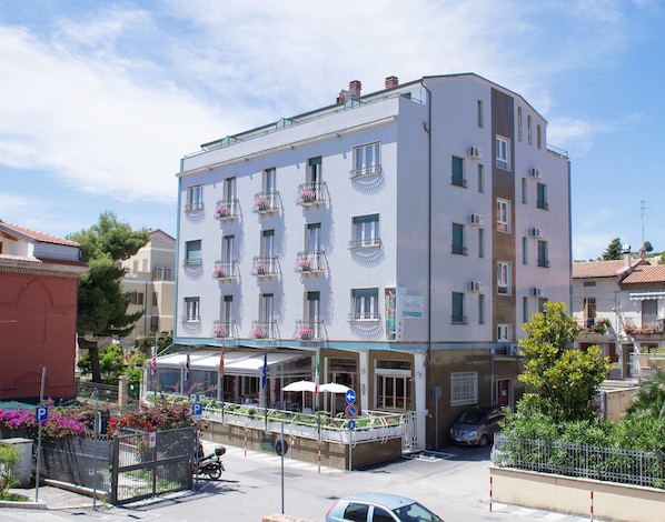 Front of property - Hotel Venezia Vasto (Vasto)
