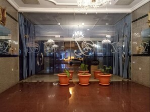 Interior entrance - Hôtel L'évantail (Algiers)