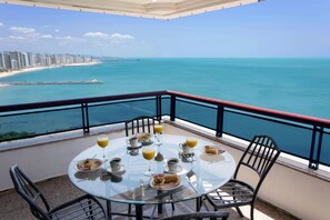 View from property - Um por andar com vista panorâmica do mar (Fortaleza)
