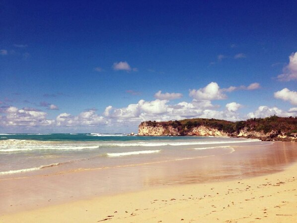 Beach nearby, white sand, windsurfing, 10 beach bars - Punta Cana Macao Guest House (Punta Cana)