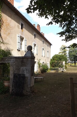 Exterior - Domaine de Lalat (Montemboeuf)