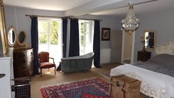 Double Room, Ensuite (Jacquline) | Individually decorated, individually furnished, free WiFi, bed sheets