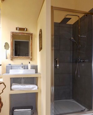 Chambre Double, salle de bains attenante (Jennifer) | Salle de bain