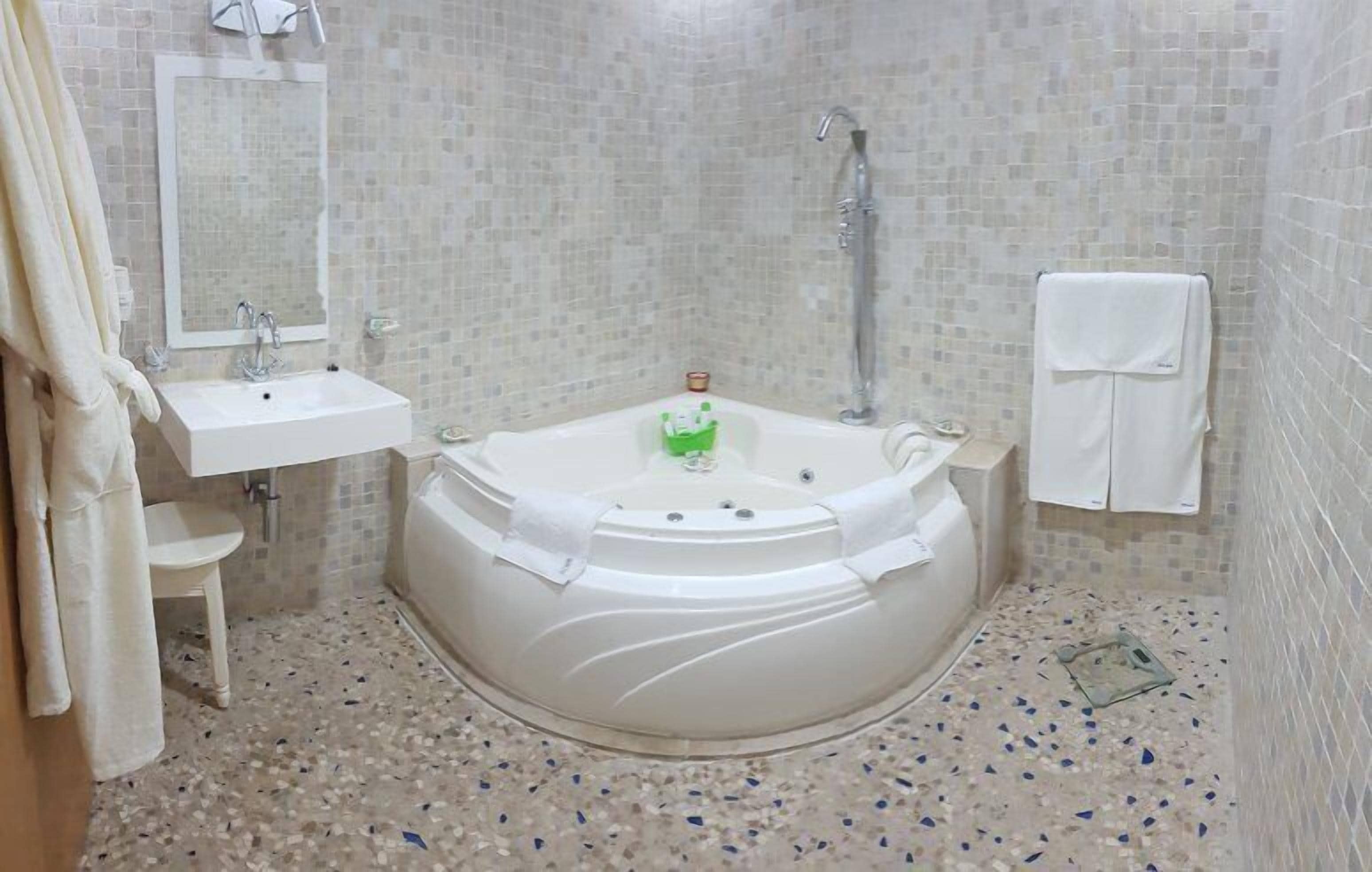 suite | 1 bedroom, premium bedding, minibar, soundproofing