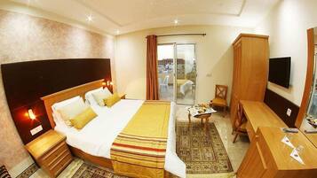 Ropa de cama de alta calidad, minibar y sistema de insonorización