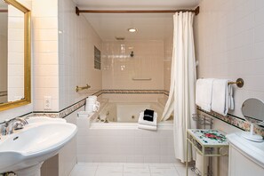 Deluxe Double Room, 1 Queen Bed (The Ivy Terrace Room) | Bathroom | Shower, designer toiletries, hair dryer, bathrobes - Beaufort House Inn (Asheville)