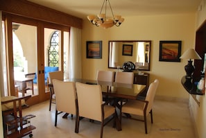 Luxury Villa, 4 Bedrooms, Sea Facing | In-room dining
