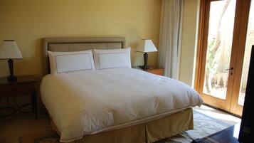 Luxury Villa, 4 Bedrooms, Sea Facing | 4 bedrooms, in-room safe, blackout curtains, soundproofing