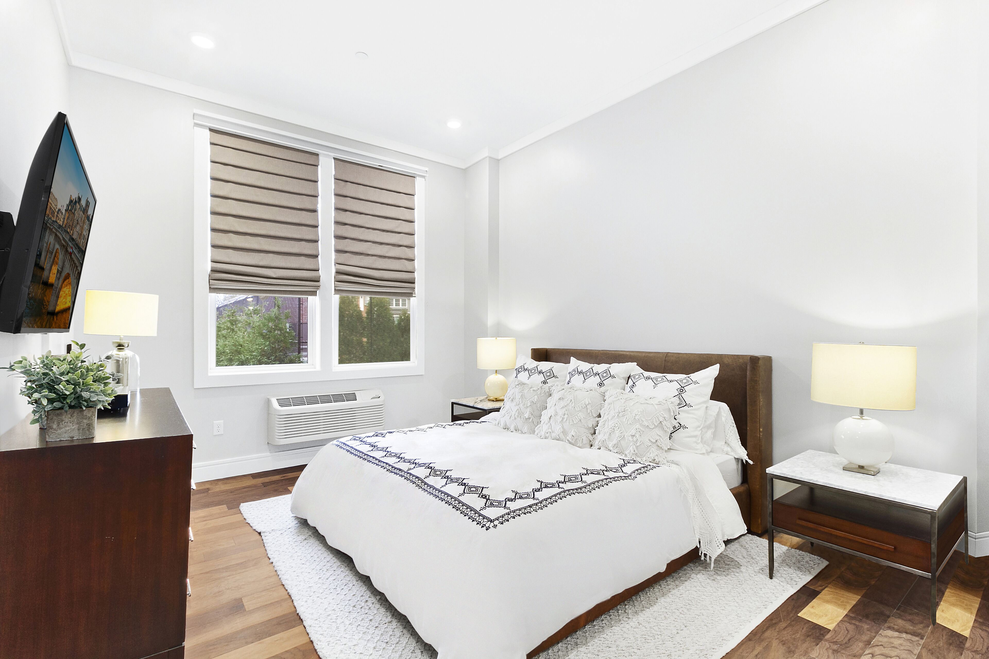 luxury apartment | hypo-allergenic bedding, in-room safe, desk, laptop workspace