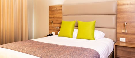 Premium bedding, in-room safe, desk, laptop workspace