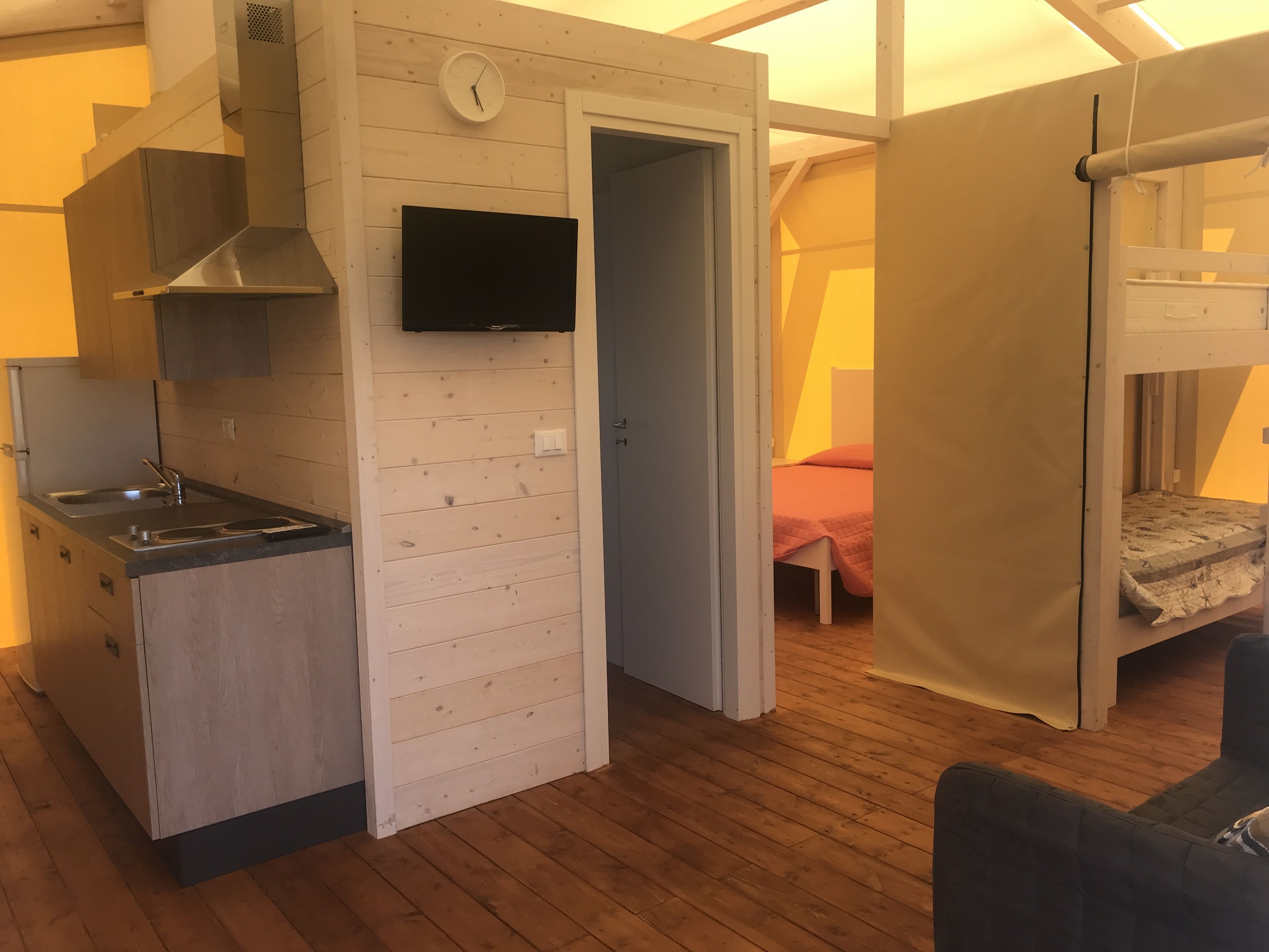Tent, Kitchenette | Free WiFi, bed sheets