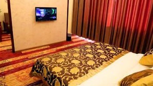 Gambar tidak terklasifikasi, 4 dari 5, tombol