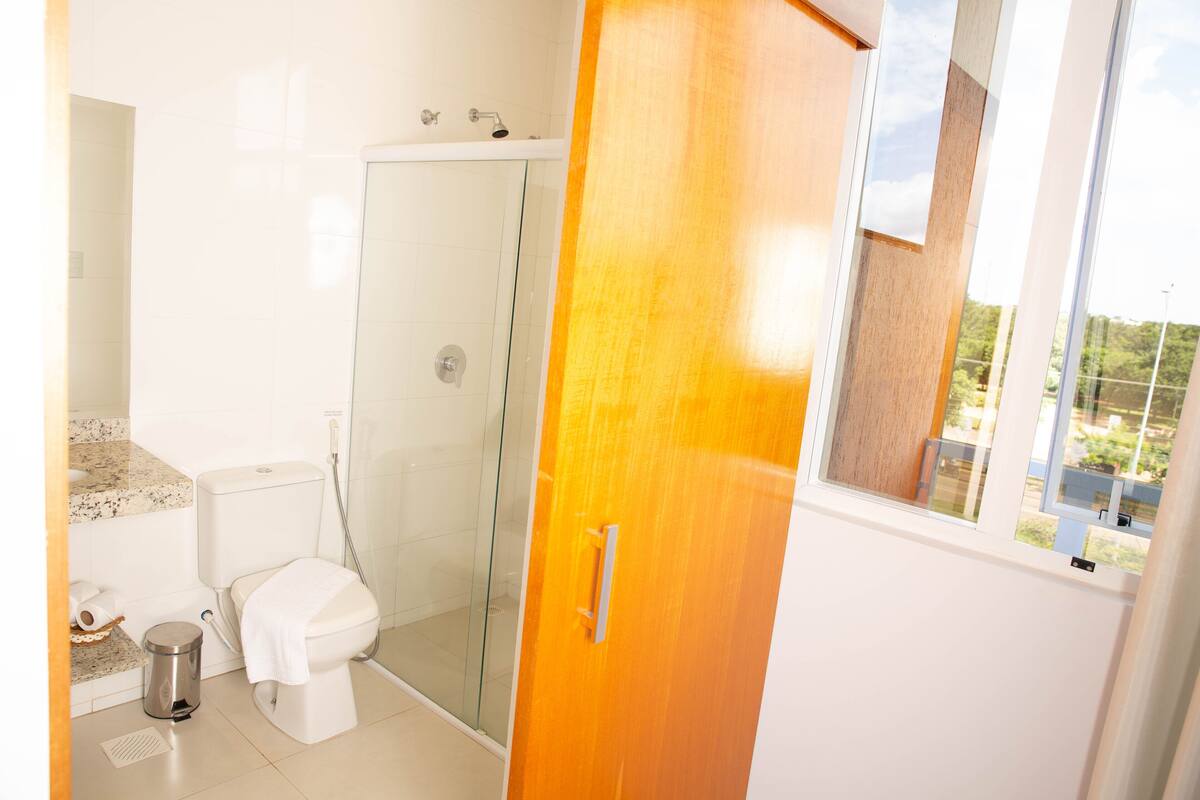 shower, free toiletries, hair dryer, bidet