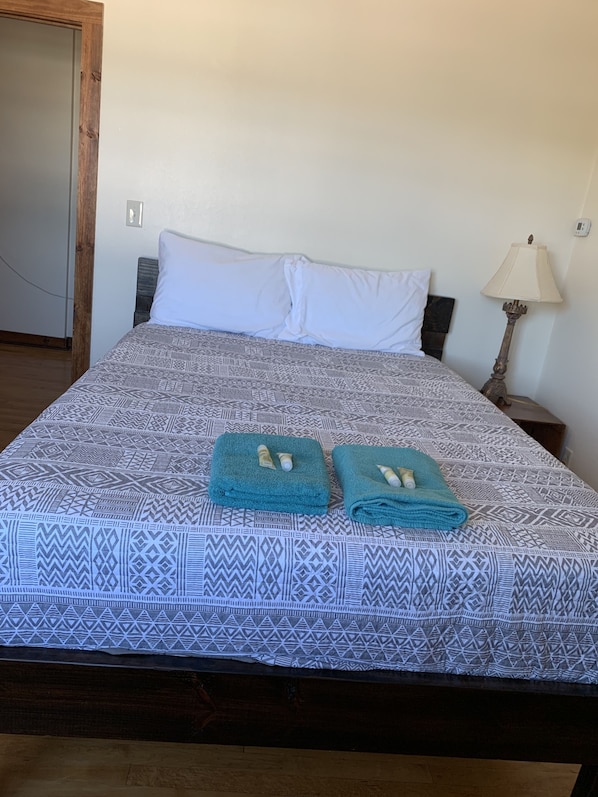 Blackout curtains, free WiFi, bed sheets - Nashwauk Lodging - Hostel (Nashwauk)
