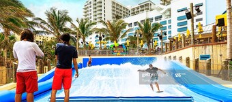 Dual Masters - Screened Pool - Media Game Room - 1GB Internet - Beach 6 Miles