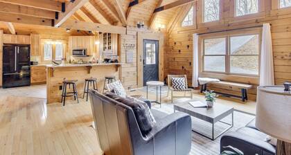 1 Mi to Slopes! Family-Friendly Massanutten Cabin