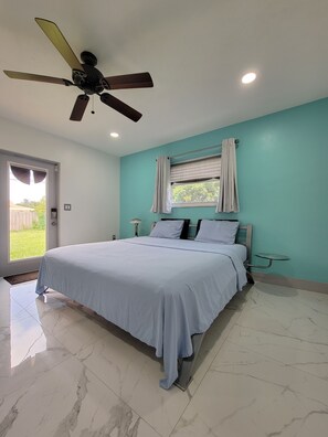 1 habitación, tabla de planchar con plancha, wifi gratis y ropa de cama 