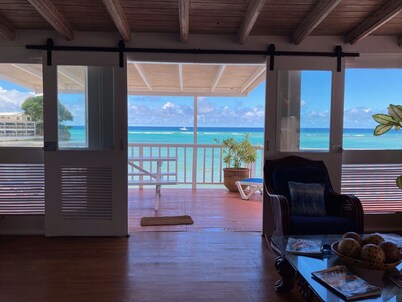 'Villa Jarrow',Beach Front, Beautiful Victorian Restored Property