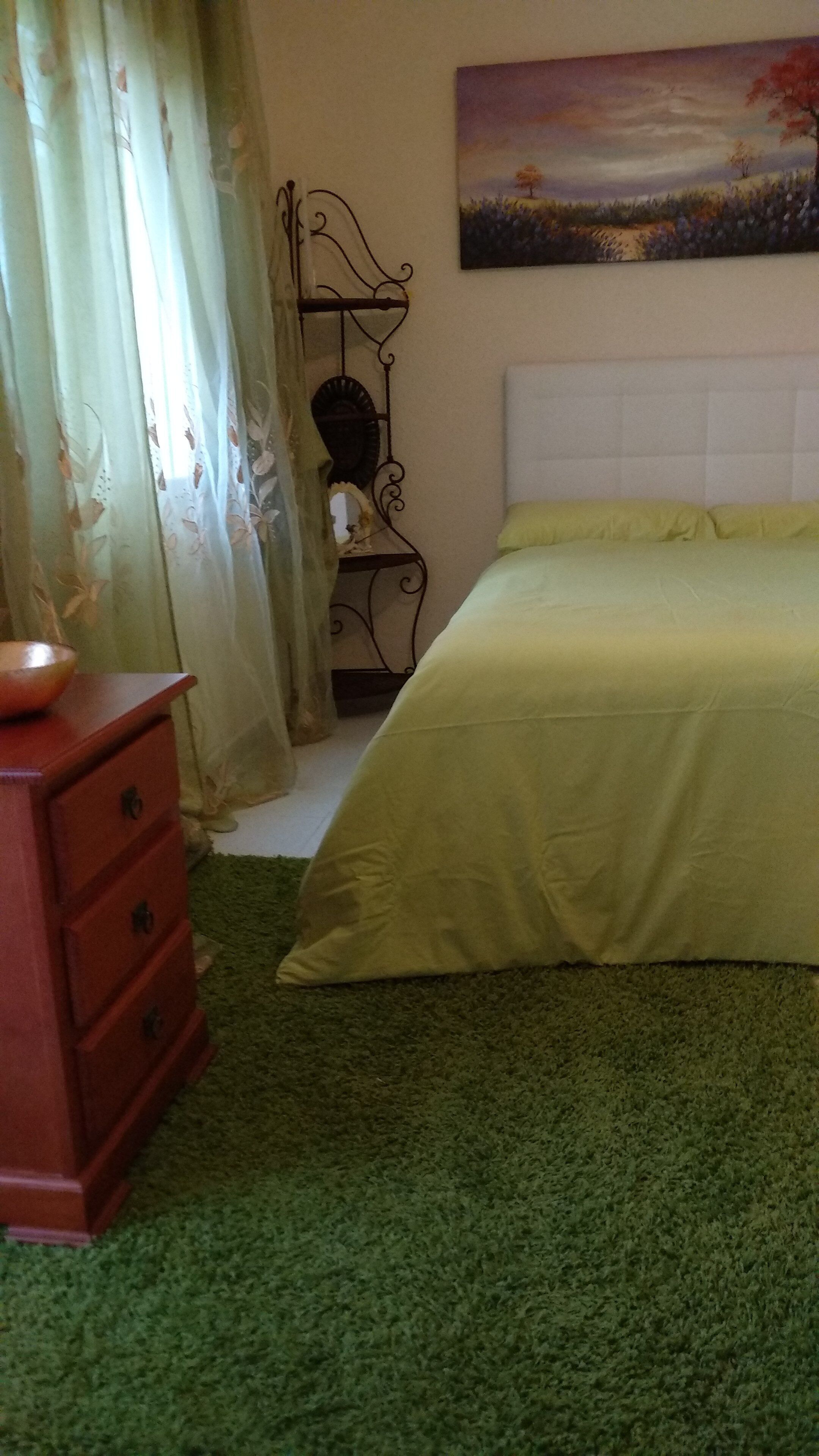 1 slaapkamer, een strijkplank/strijkijzer, gratis wifi, beddengoed