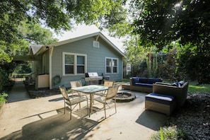 Outdoor dining - Flamingo Pad; Dog Friendly Vacation Rental (Pensacola)