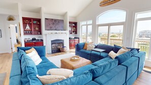 Smart TV, fireplace, DVD player, books