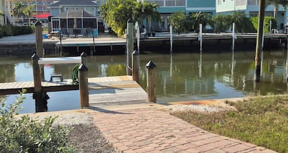I'm the ONE! The CONCH Walk to Beach and Times Square