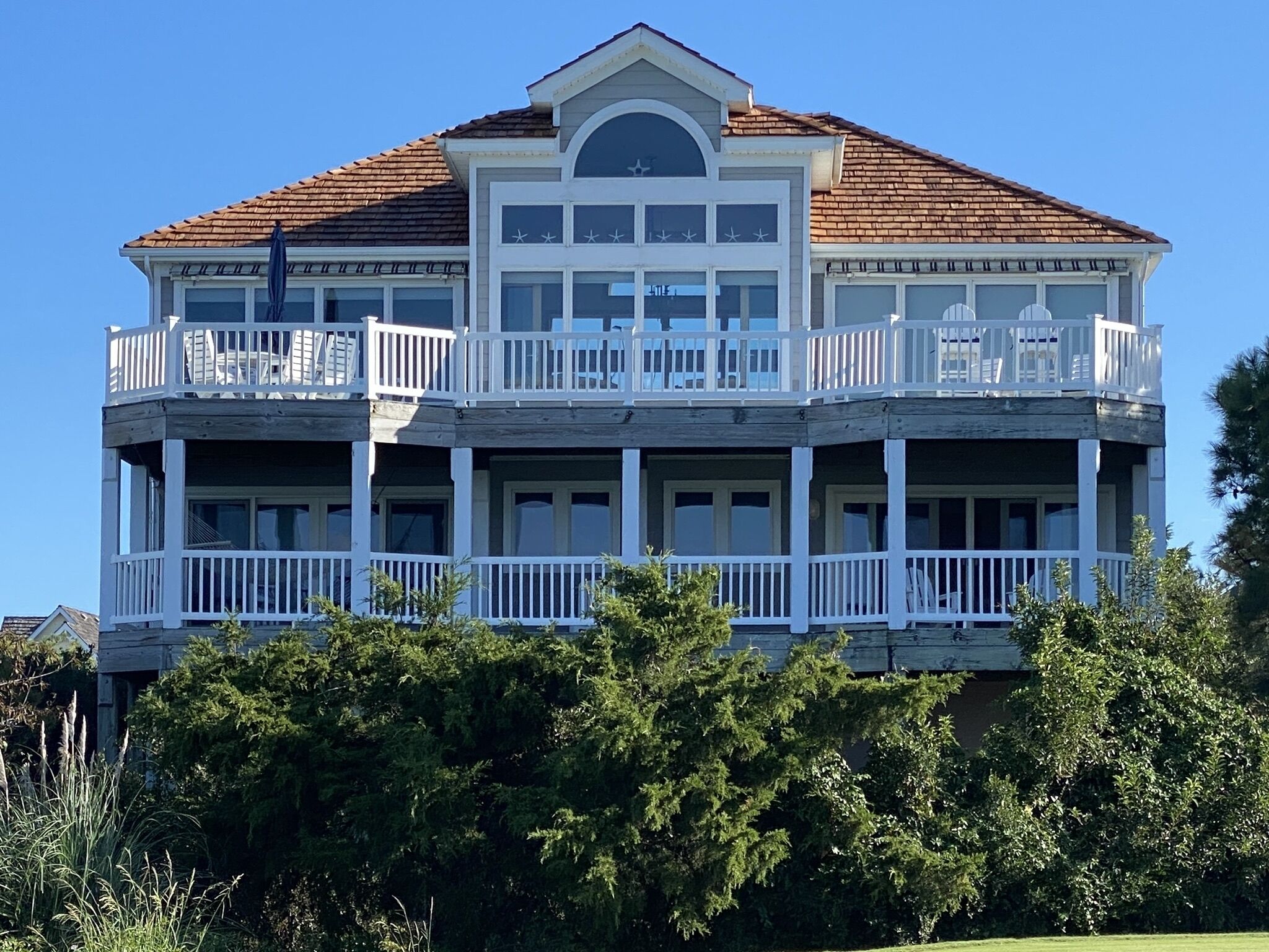 Perfect setting. Great sunsets, golf course & bayside water views- Truly Unique!