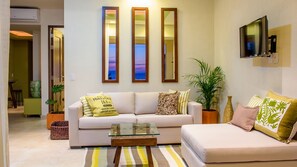 Flat-screen TV, Netflix, streaming services