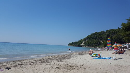 Cozy family friendly house by the sea  (AMA00000157710)