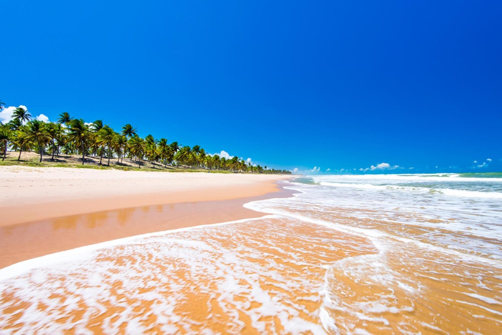 Plage privée, chaises longues