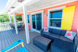 Outdoor dining - Sandy Shoes, Russell Island , Bahamas (Spanish Wells)